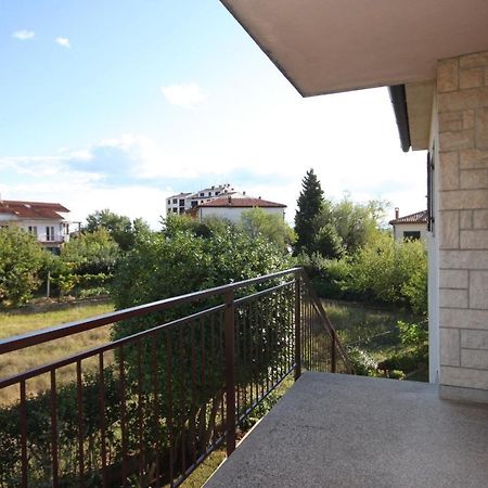Apartments With A Parking Space Umag - 7057 Exterior foto