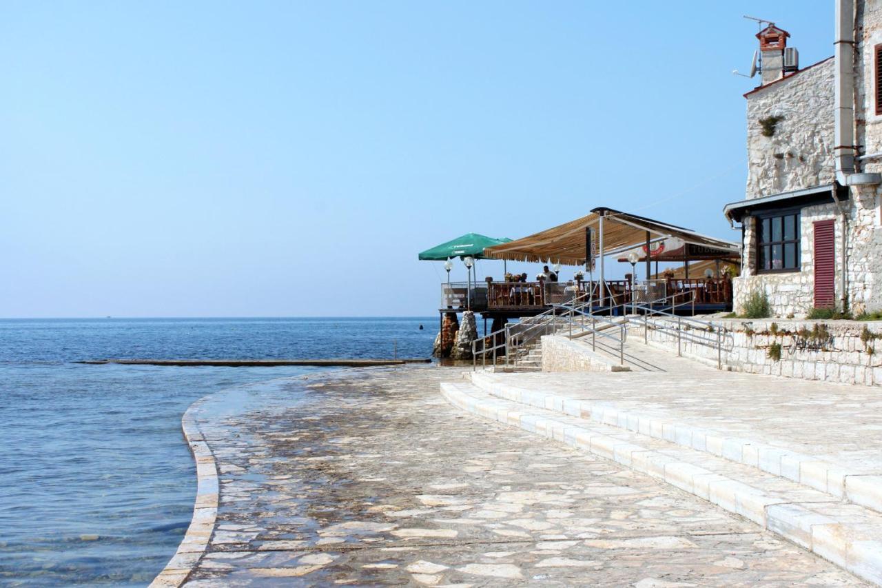 Apartments With A Parking Space Umag - 7057 Exterior foto
