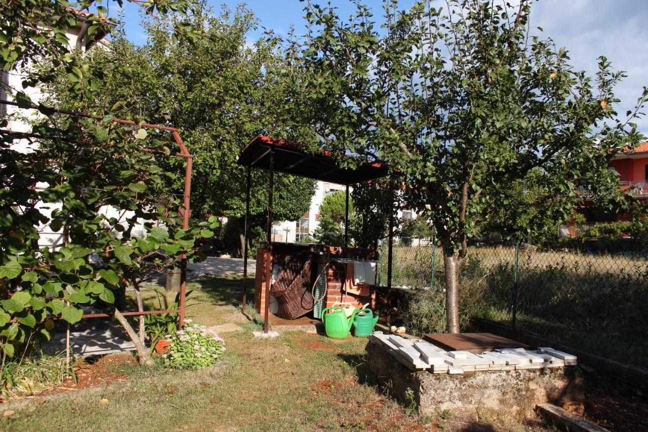 Apartments With A Parking Space Umag - 7057 Exterior foto