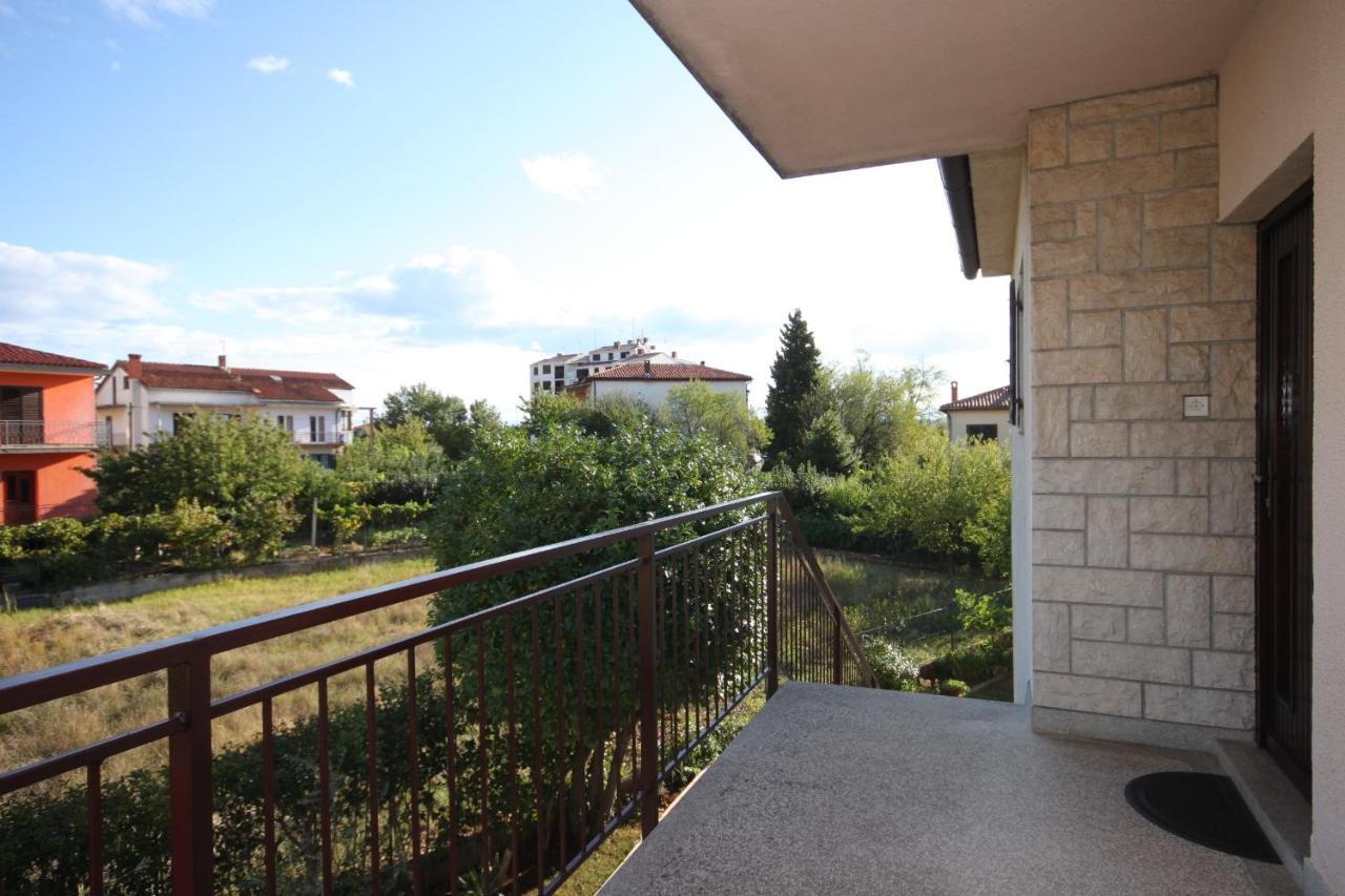 Apartments With A Parking Space Umag - 7057 Exterior foto