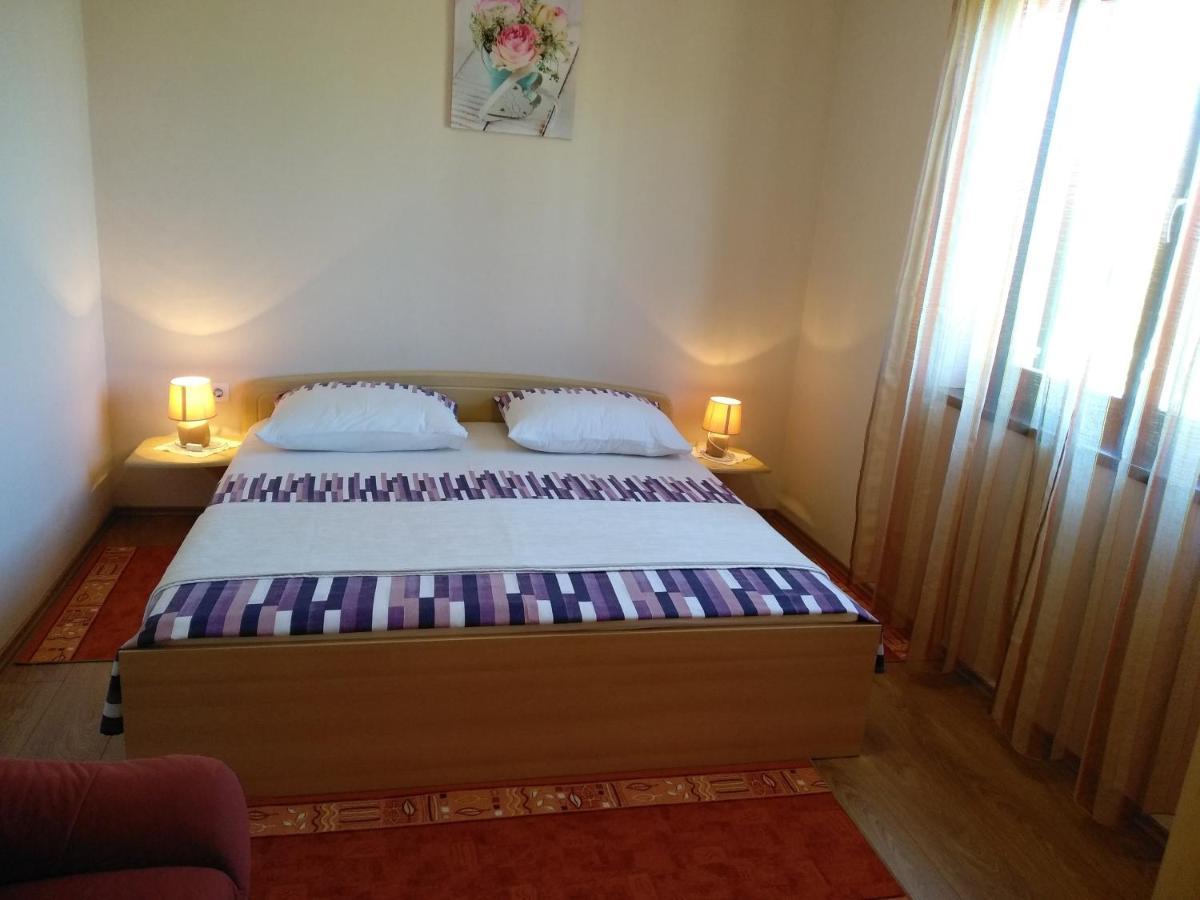 Apartments With A Parking Space Umag - 7057 Exterior foto