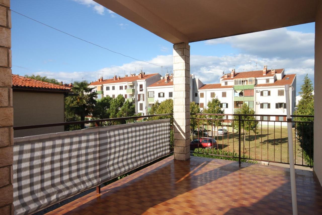 Apartments With A Parking Space Umag - 7057 Exterior foto